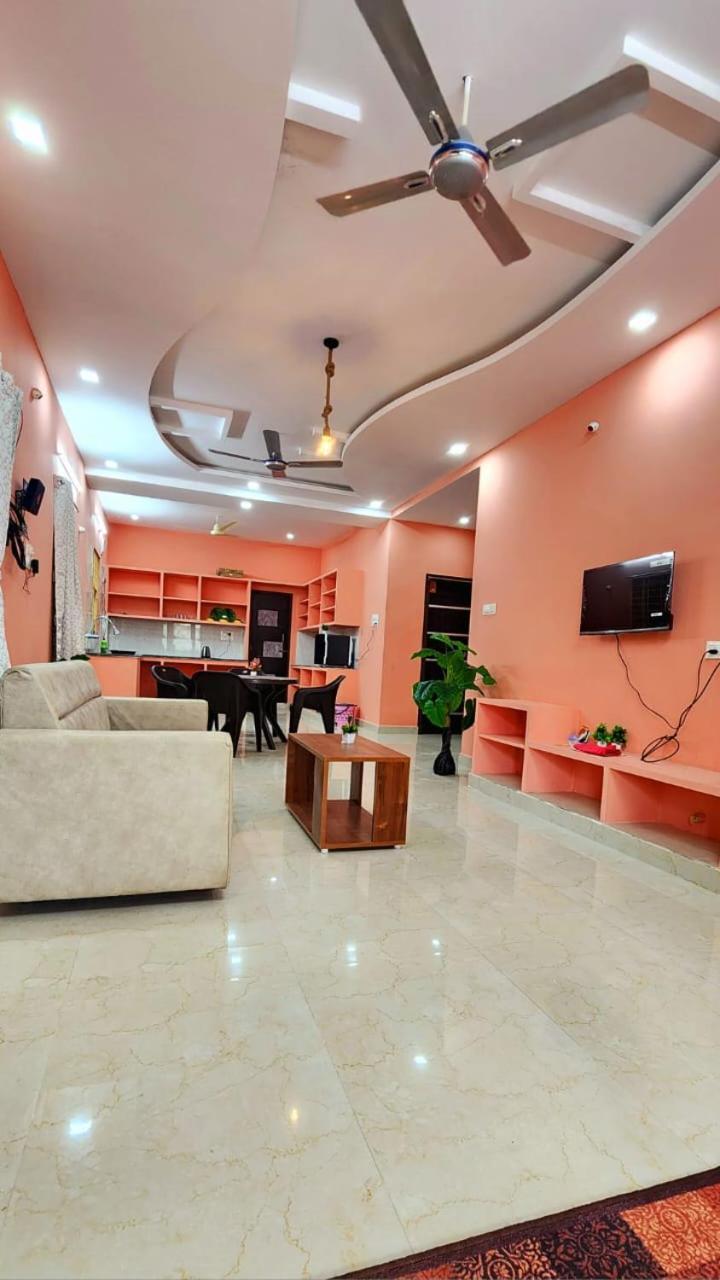 Ruhithahomestay- Ac Rooms-Free Wifi- Android Tv - Near To Alipiri- Door Service Tirupati Buitenkant foto